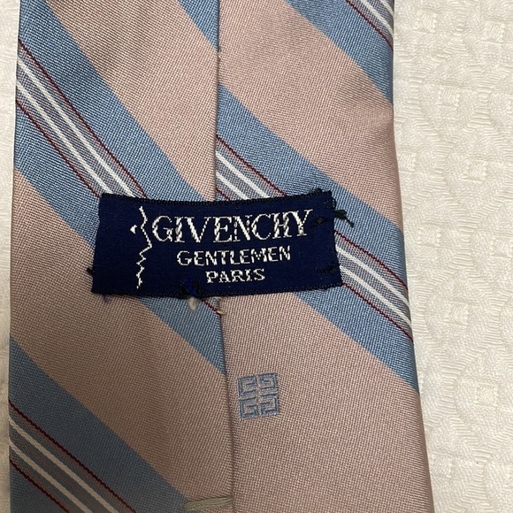 Givenchy Classic Taupe and Blue Silk Striped Tie—Great Condition! - Picture 5 of 7